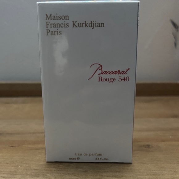 Maison Francis Kurkdjian Paris Eau de Parfum - White and Red